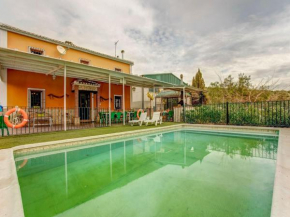 Pretty Holiday Home in Villanueva de Tapia with Private Pool